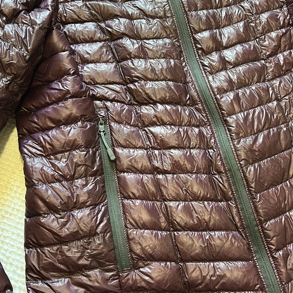 Mountain Hardware Goose Down Packable Puffer Jack… - image 6